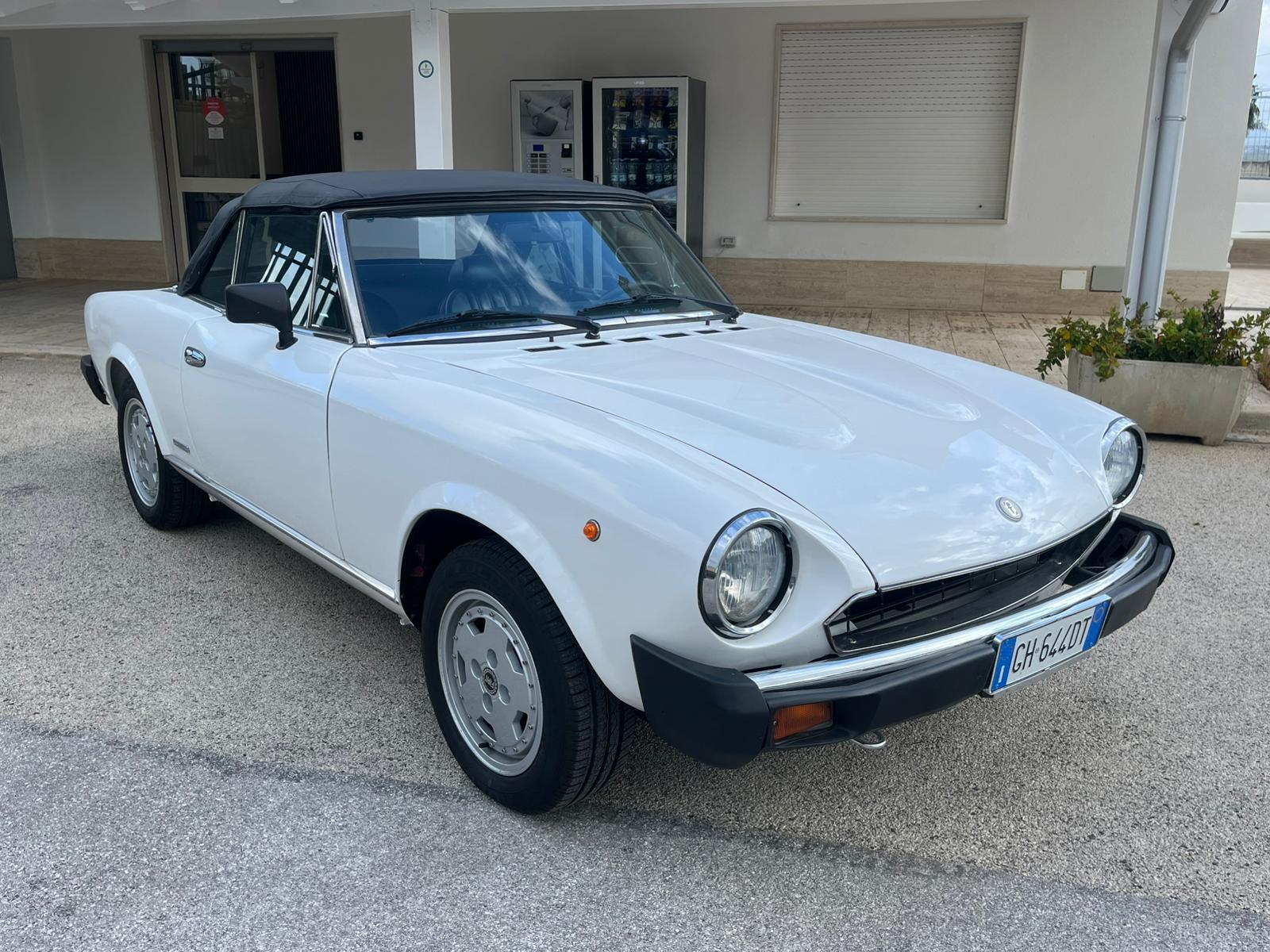 FIAT 124 SPIDER EUROPA PININFARINA
