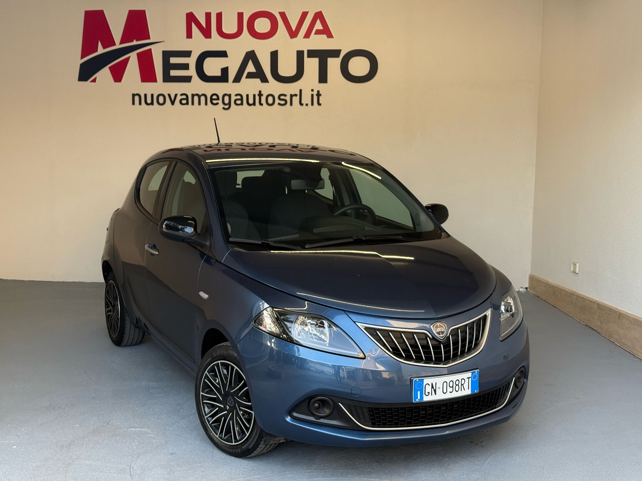 Lancia  Ypsilon 1.0 Hybrid Silver MHEV